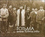 Инспектор лесоустройства А. Н. Царевский (в центре) на ревизии